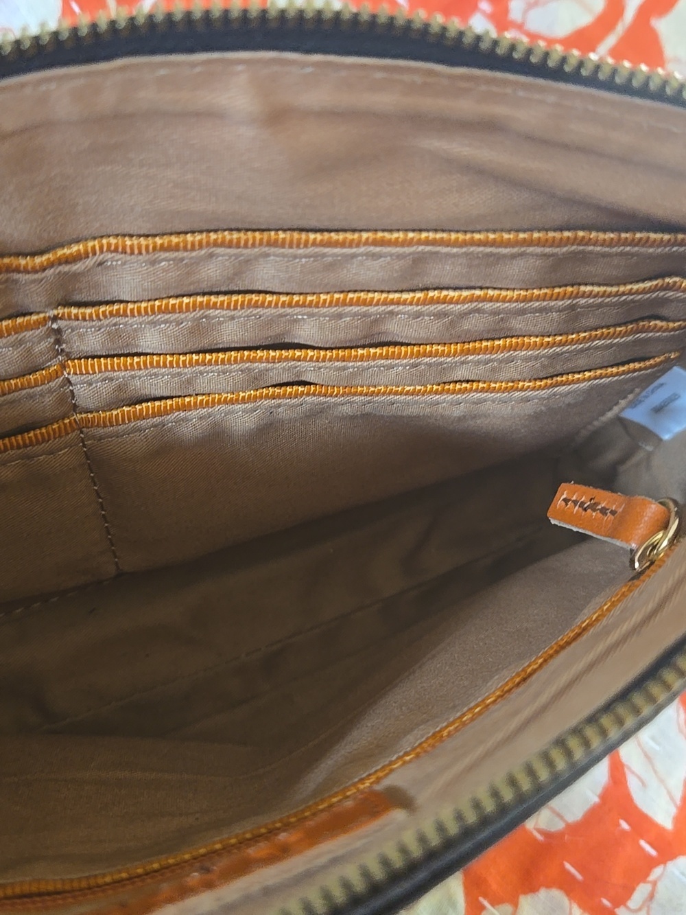 HOBO Darcy Convertible Wristlet - Picture 11 of 13